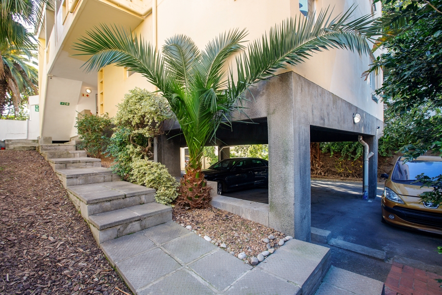 2 Bedroom Property for Sale in Green Point Western Cape